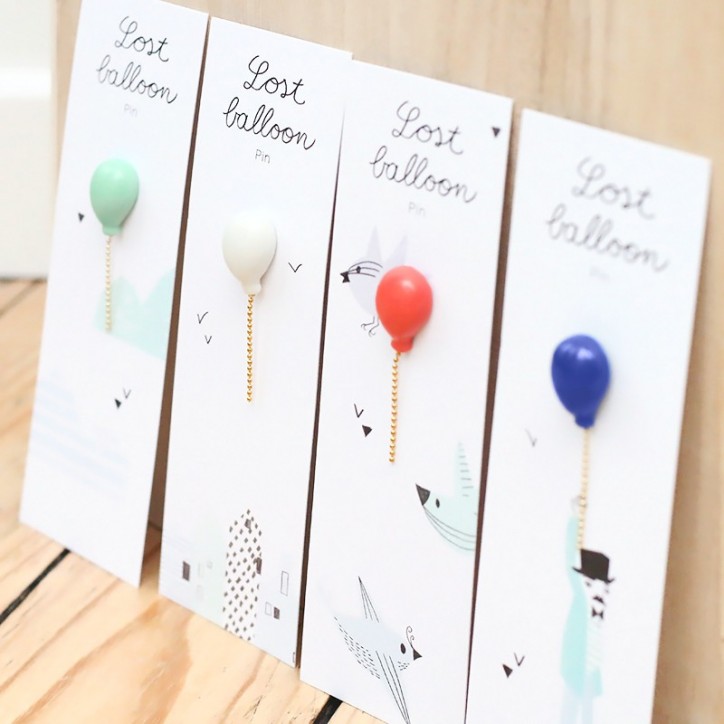 Pin's en porcelaine - Lost balloon