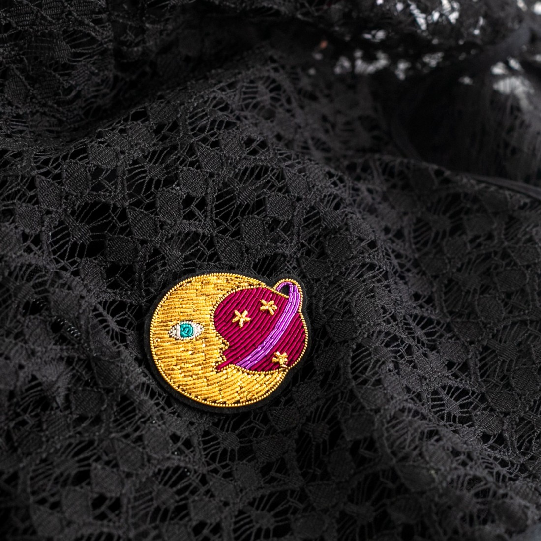 Broche brodée - Magical moon