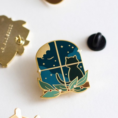Enamel pin - Cat window