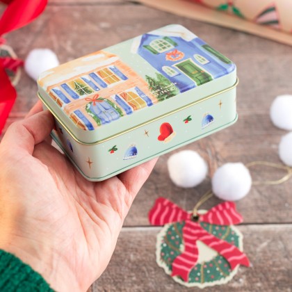 Christmas candle in a tin - Neighborhood (Winter balsam)