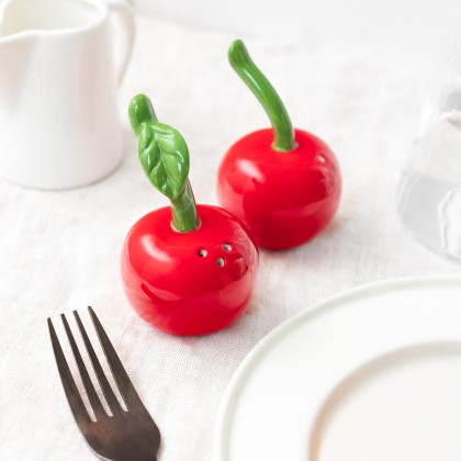 Salt and pepper shakers - Cerises
