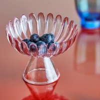 Plat en verre sur pied - Fleur rose - Nalu - Bloomingville