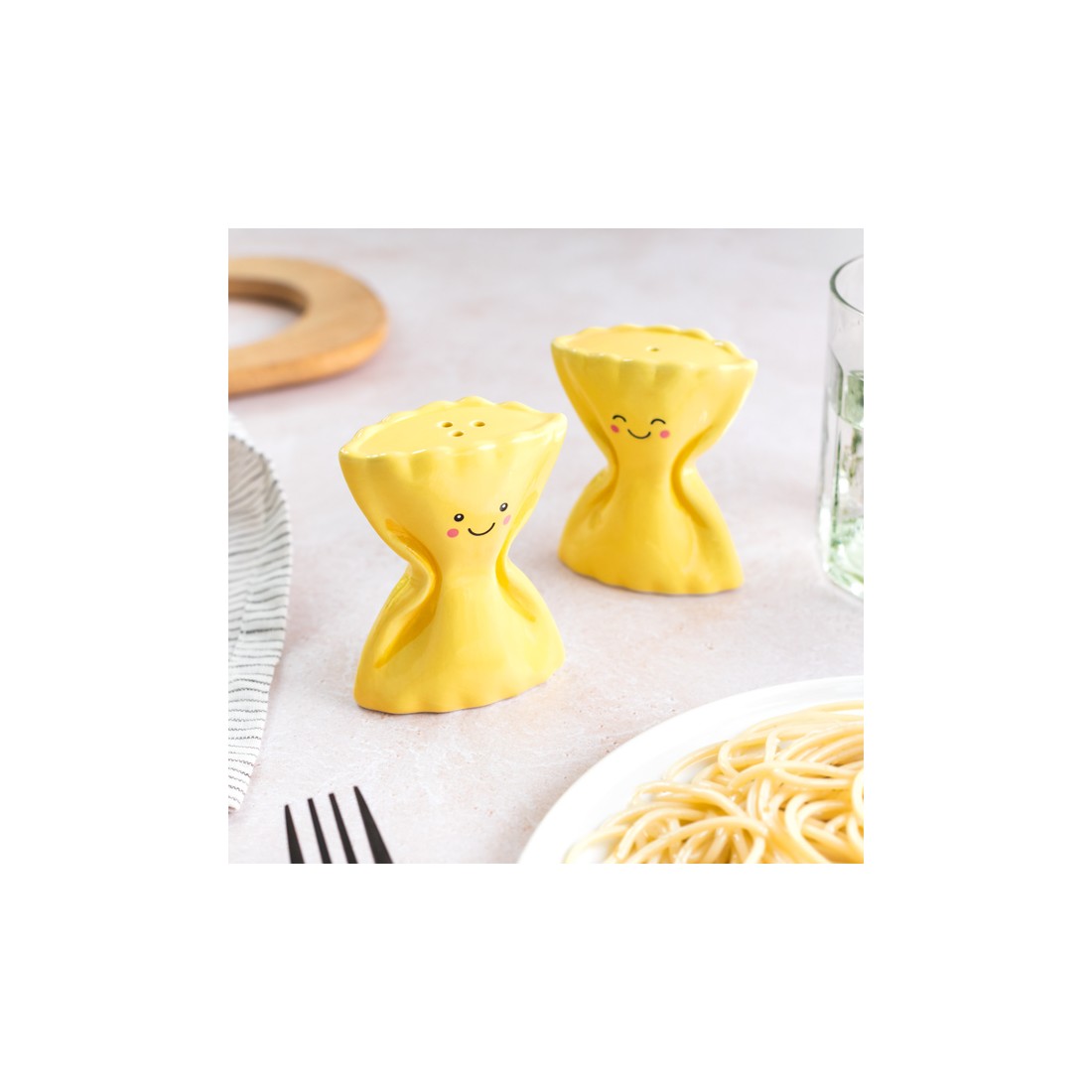 Salière et poivrière pasta - Farfalles