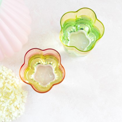 Glass - Pastel hue flower