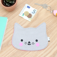 Petit chaton gris